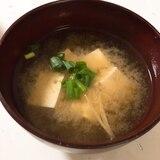 ダシ要らず！豆腐とえのきの味噌汁